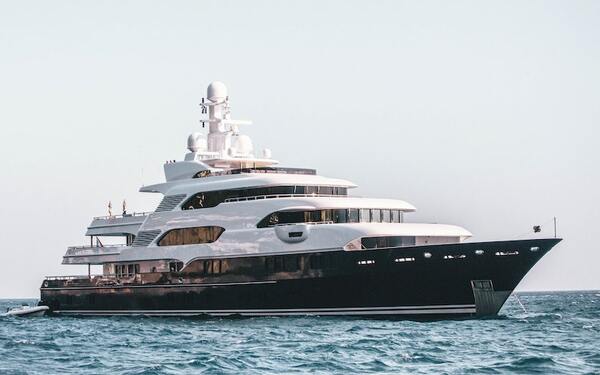Floating Art Collections: Ultimate Luxury on Superyachts
